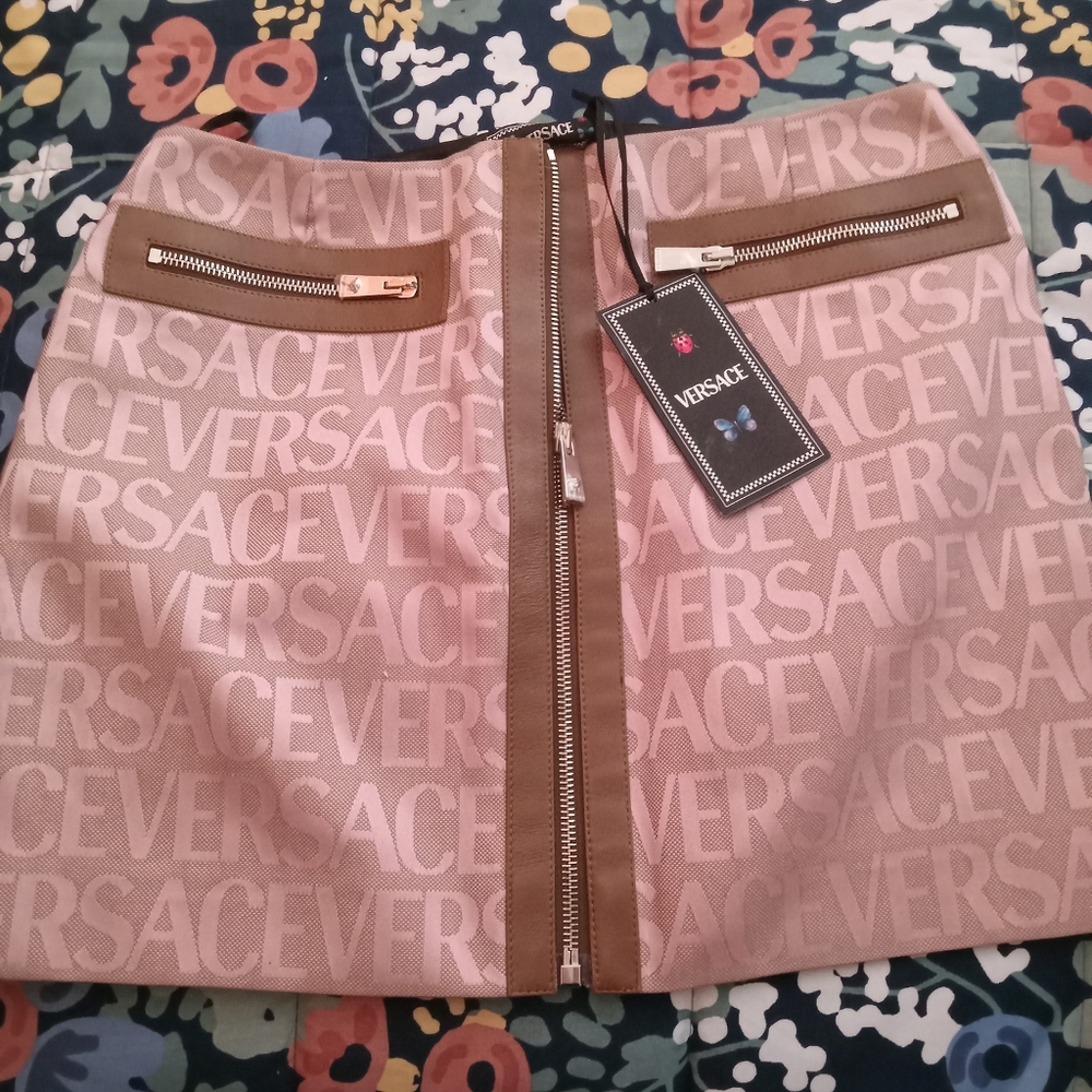 VERSACE - Picture 3 of 5